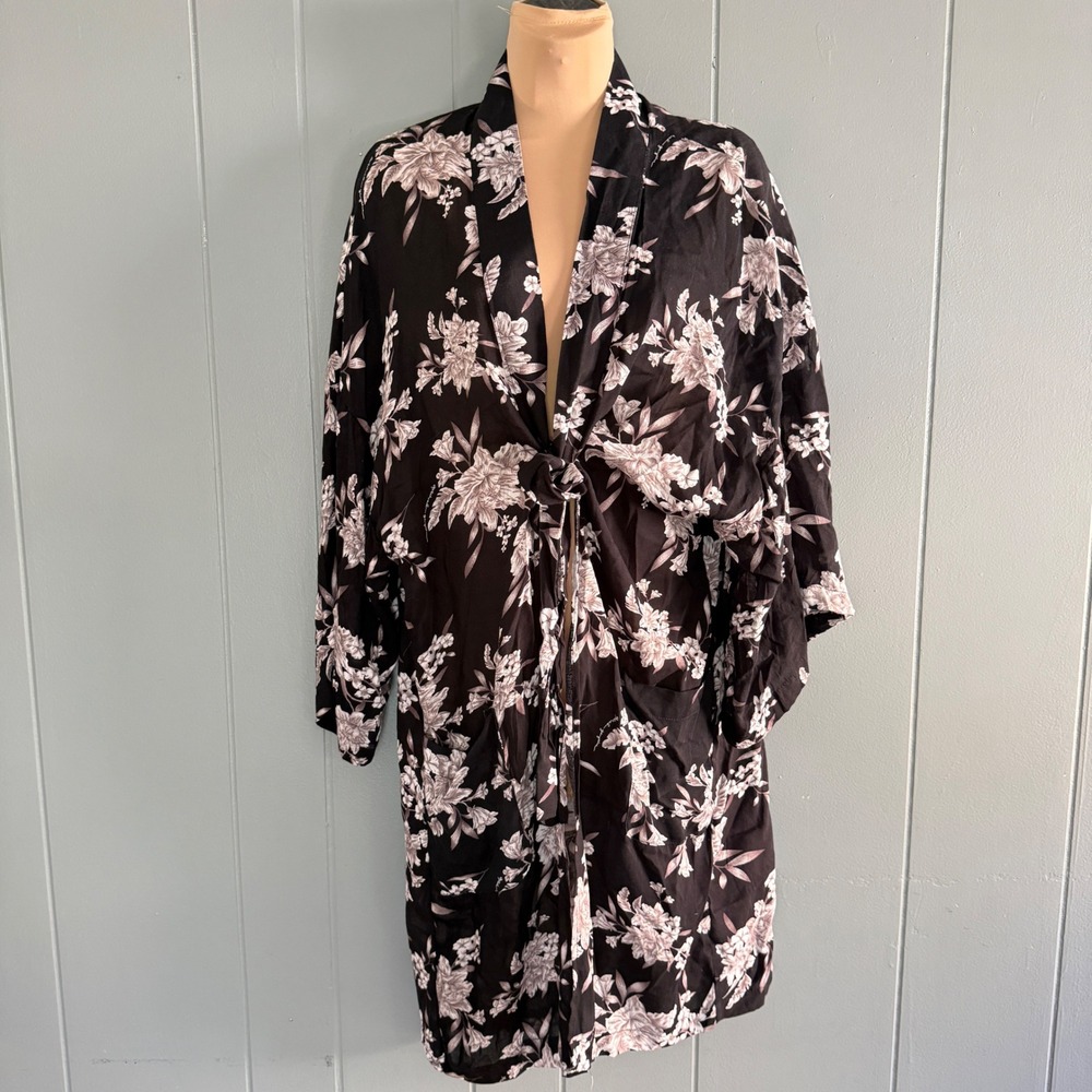 Spiritual Gangster Womens Black Floral Kimono Robe Wrap OS Boho Coverup READ - Picture 2 of 11